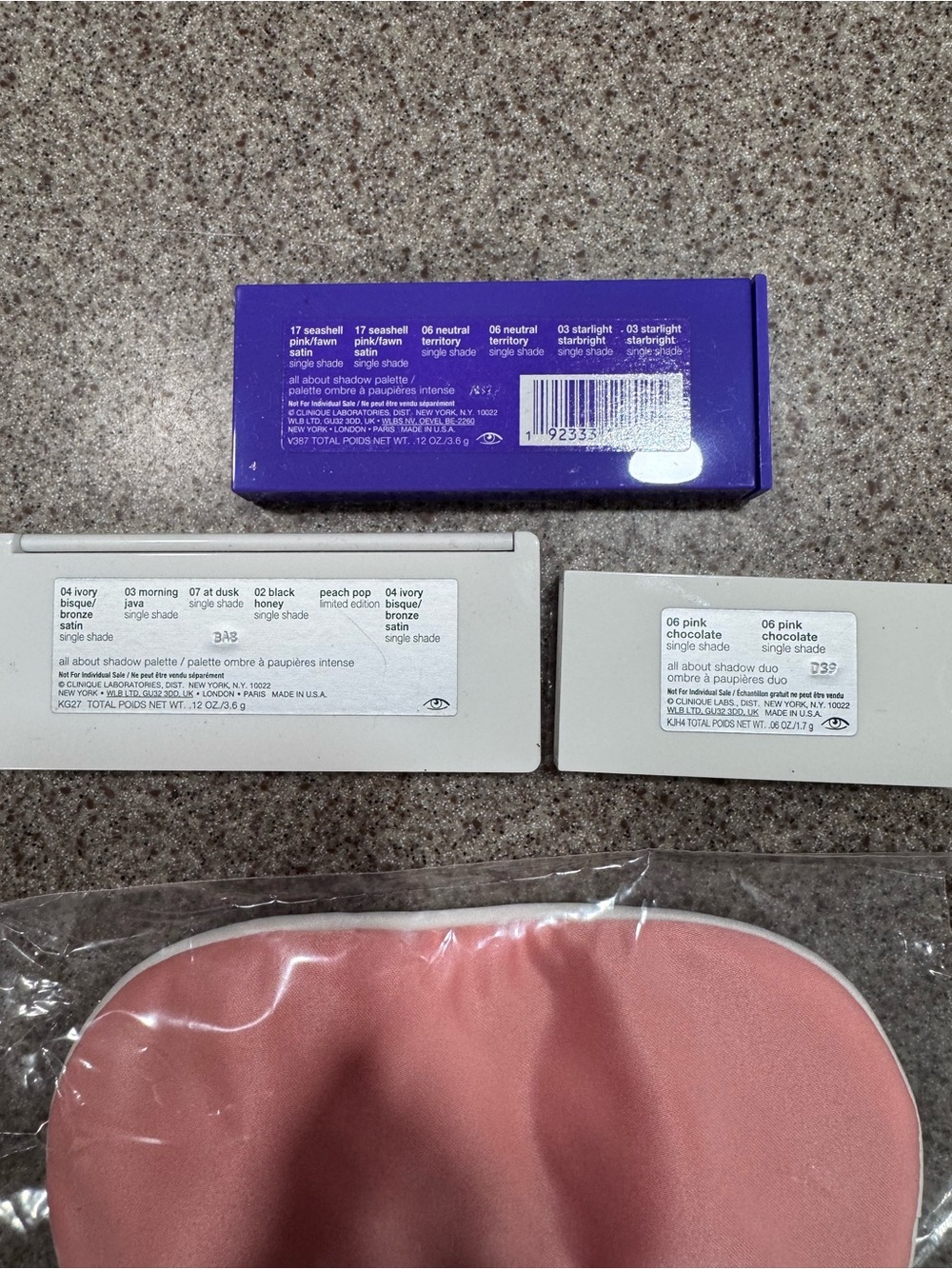 Clinique Eyeshadow Palette Set with Pink and Neutral Shades and eye mask - Picture 3 of 3